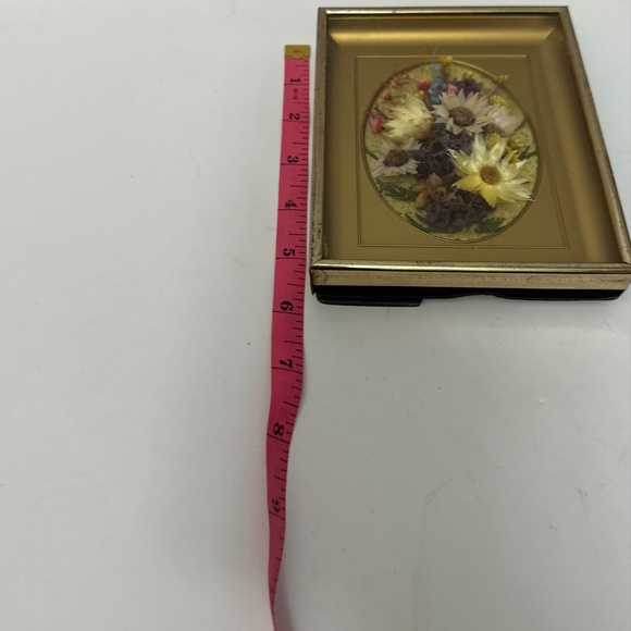 Vintage Pressed Dried Flower Art in Gold Metal Frame - Picture 4 of 5